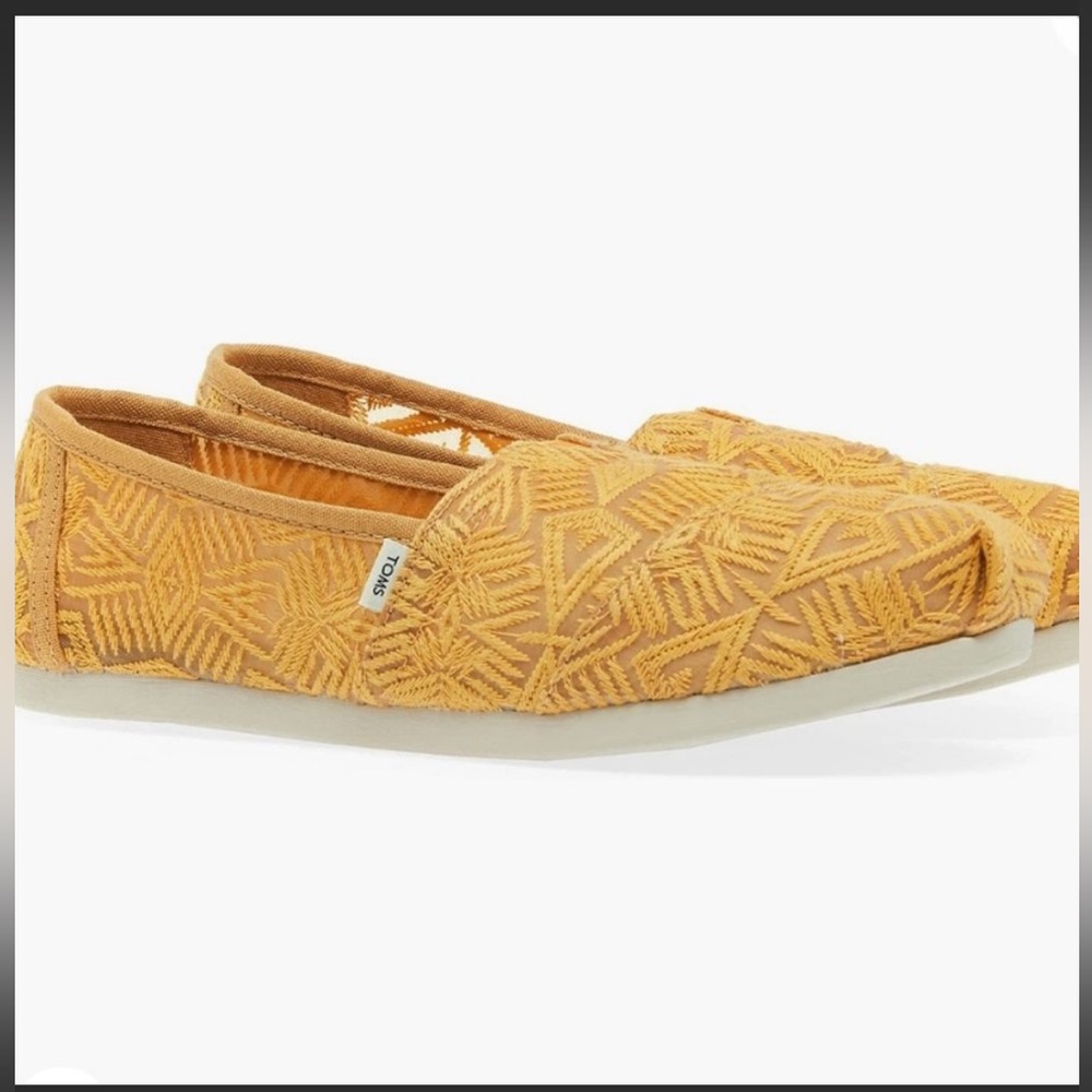 TOMS - Womens Alpargata Slip-On Shoes GOLDEN YELLOW GEO LACE